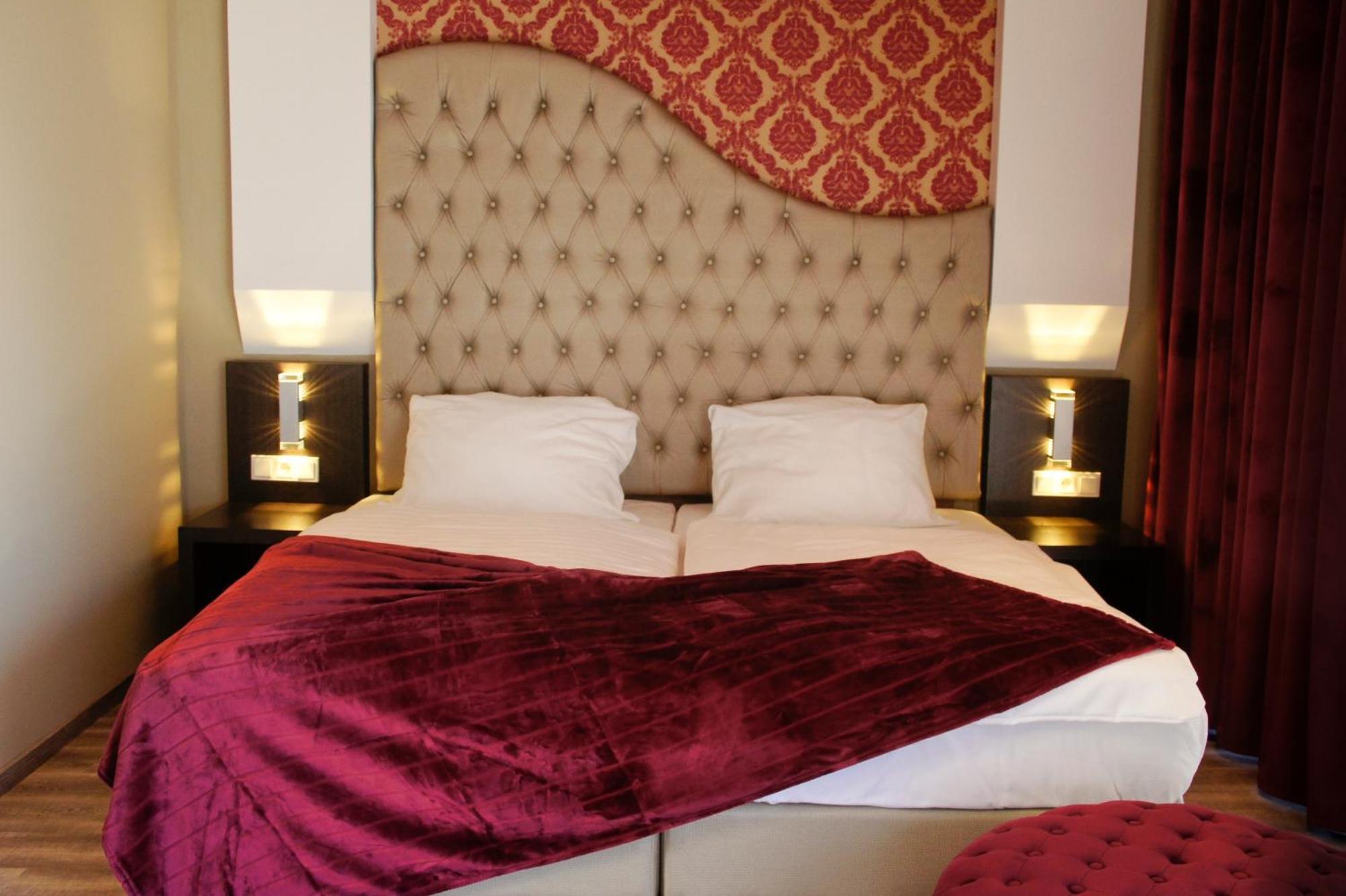 Hotel Athen Kelsterbach Frankfurt Airport ภายนอก รูปภาพ